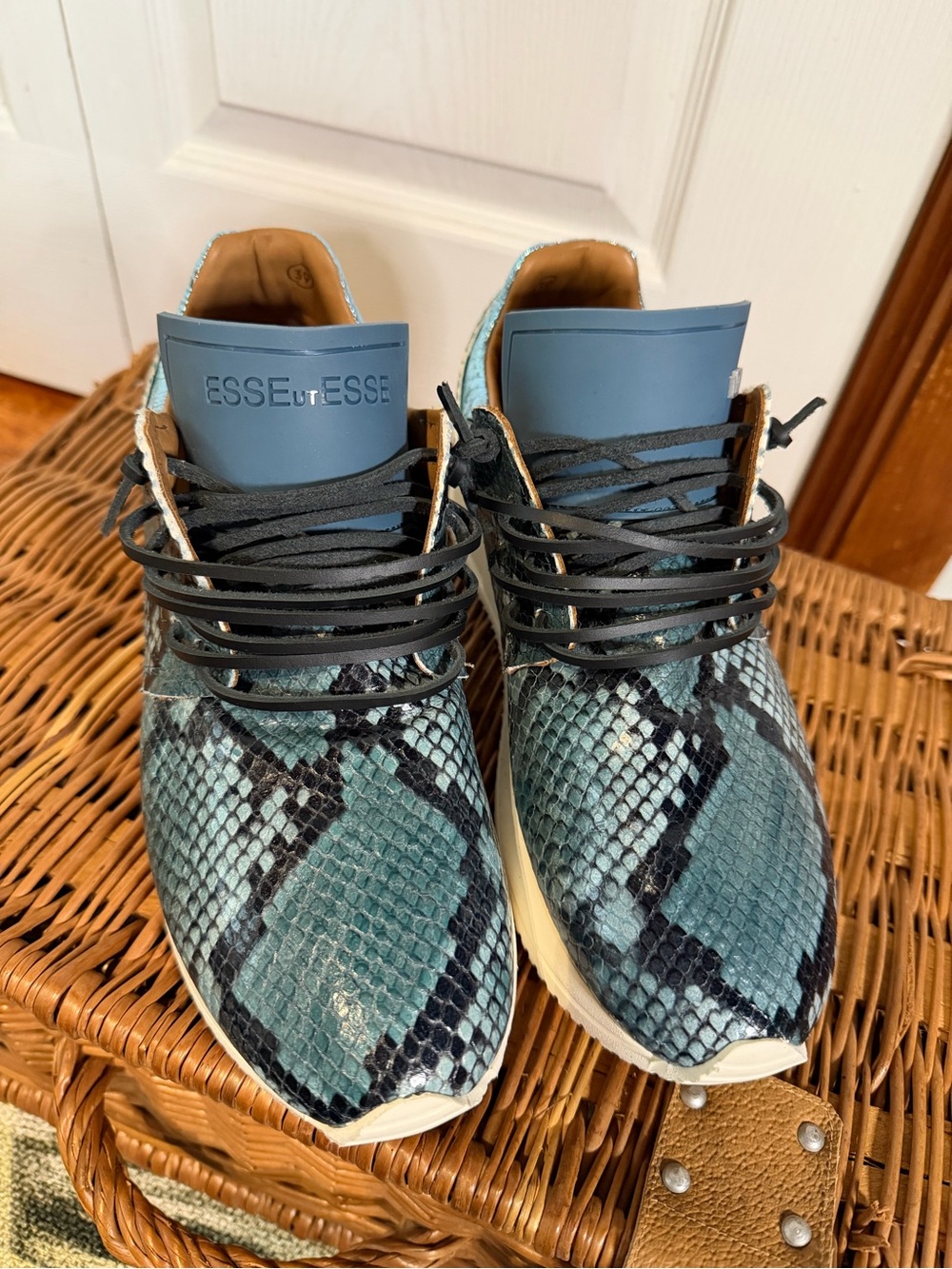 ESSEutESSE Teal Snake-Print Women’s Sneakers